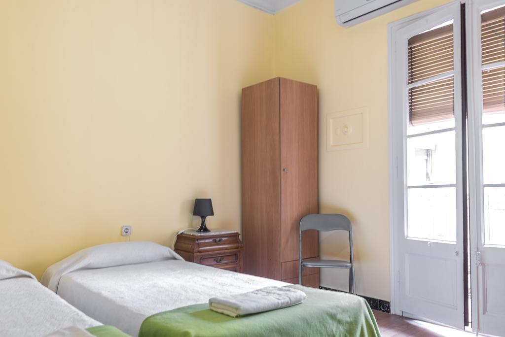 Hostel Turistic Castell バルセロナ エクステリア 写真
