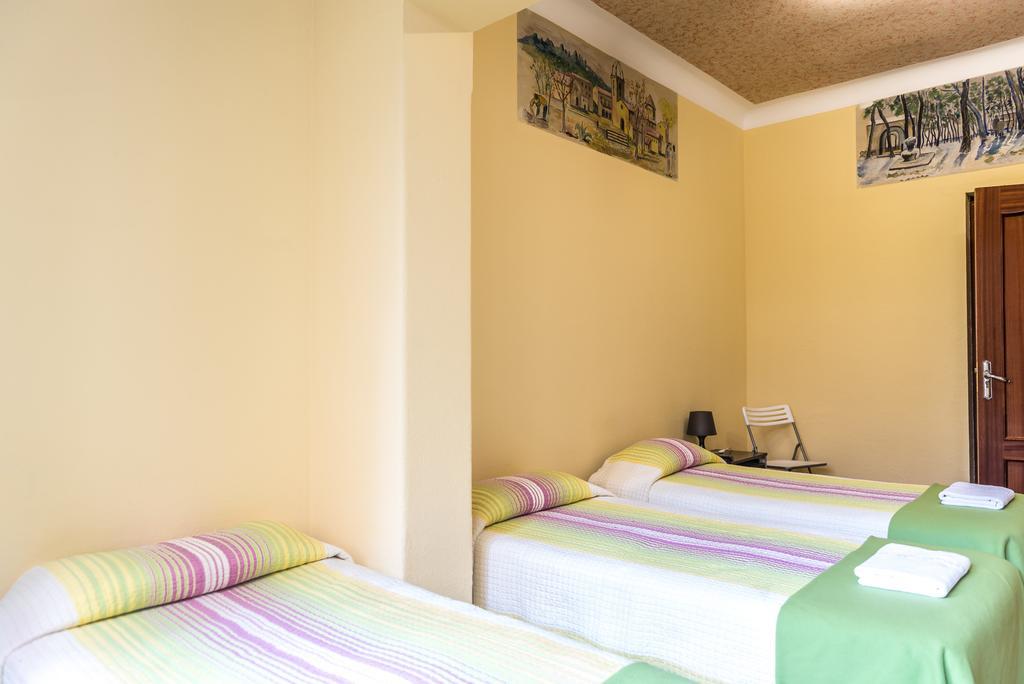 Hostel Turistic Castell バルセロナ エクステリア 写真