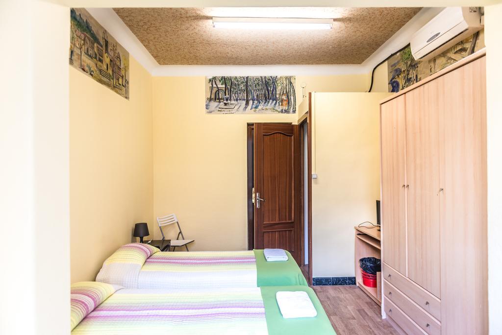 Hostel Turistic Castell バルセロナ エクステリア 写真