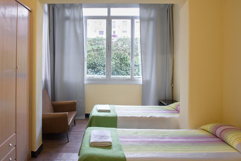 Hostel Turistic Castell バルセロナ エクステリア 写真